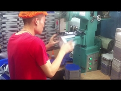 LY-TJ-40 Máquina de encolado de esquinas de cajas de alta velocidad 20-40 piezas/min, Máquina semiautomática para pegar cajas