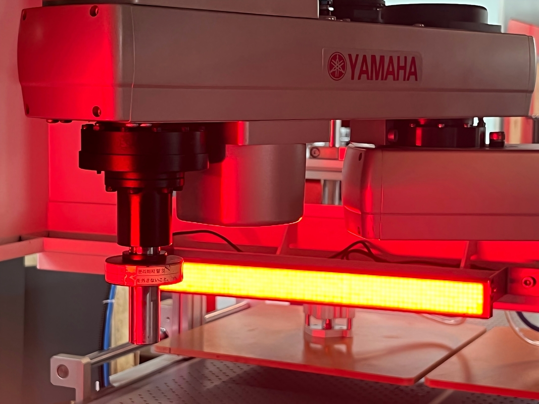 Máquina de alimentación automática de papel de doble posicionamiento para cajas de cosméticos cajas de regalos cajas de joyas de tapa dura
