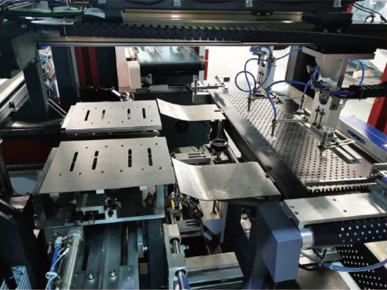 Sistema inteligente de fabricación de cajas de alta velocidad de dibujo de estilo 20-30pcs/min adecuado para cajas de vino cajas de tubo