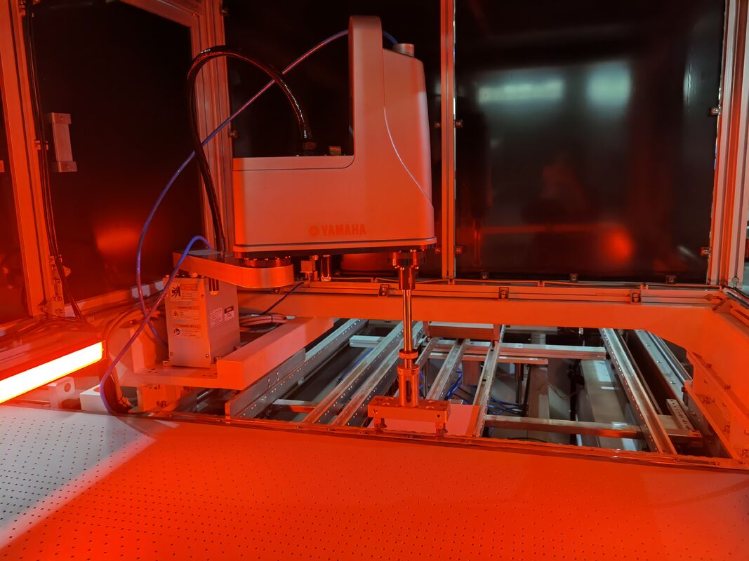 PLC con interfaz de pantalla táctil Máquina de posicionamiento automático Velocidad de producción automática 35-45pcsmin