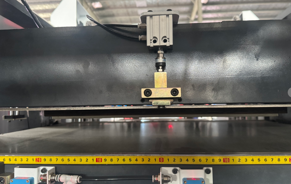 LY-DS650 Máquina totalmente automática de corte a presión (sin punto de conexión solo para tablero gris) Alimentación circular inteligente Alta precisión Alta eficiencia