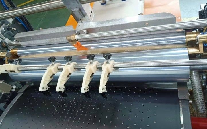 Máquina rígida inteligente de la fabricación de cajas de la alta exactitud con 20 - 25pcs/min que hace las cajas grandes