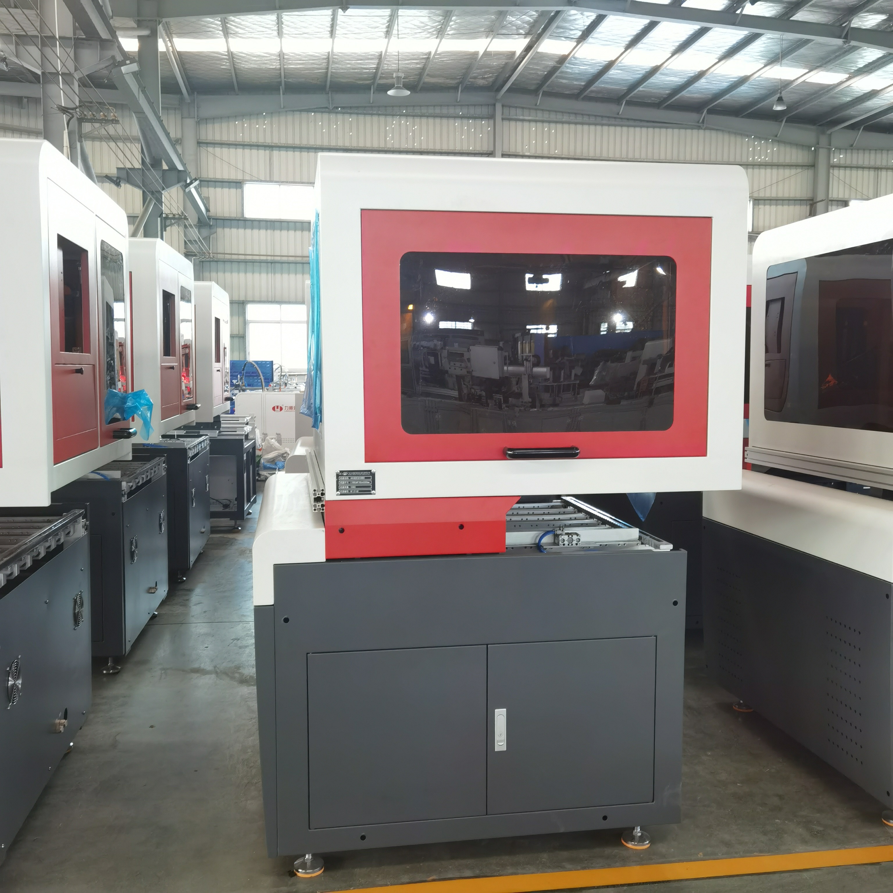 Multifunctional Visual Positioning Machine for positioning rigid boxes and case maker