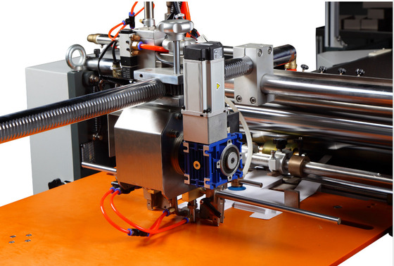 Posicionamiento visual multifunción automático de caja de cuatro lados de la máquina de cubierta de la máquina de cubierta del libro380V