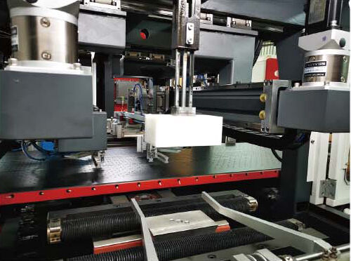 Automatic Rigid Box Making Machine with Positioning Accuracy ±0.05mm Delivering Packaging and Stable Automated Operation