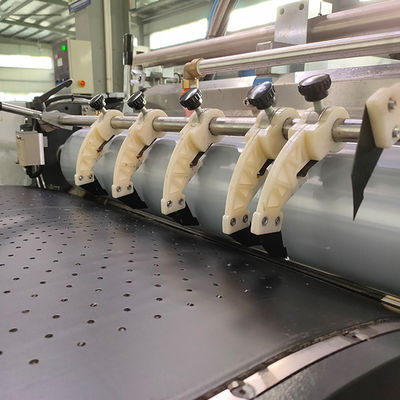 Máquina rígida automática de alta velocidad inteligente de la fabricación de cajas con la tasa de producción estable 20-25pcs/min
